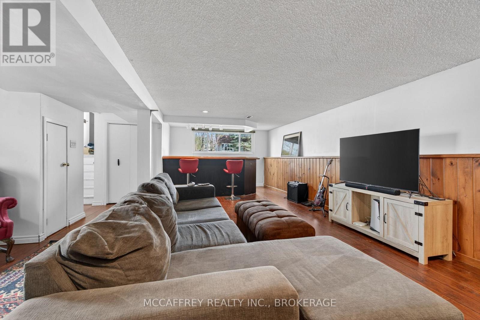 1075 BASSWOOD PLACE - 21