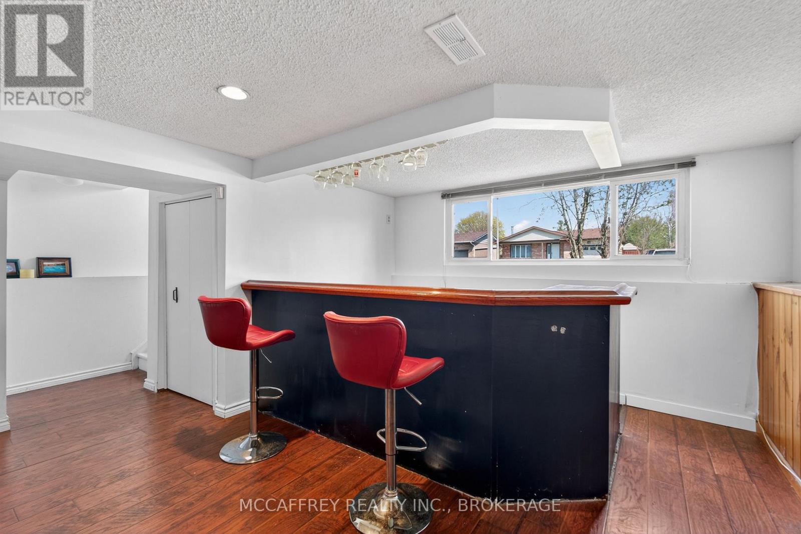 1075 BASSWOOD PLACE - 23
