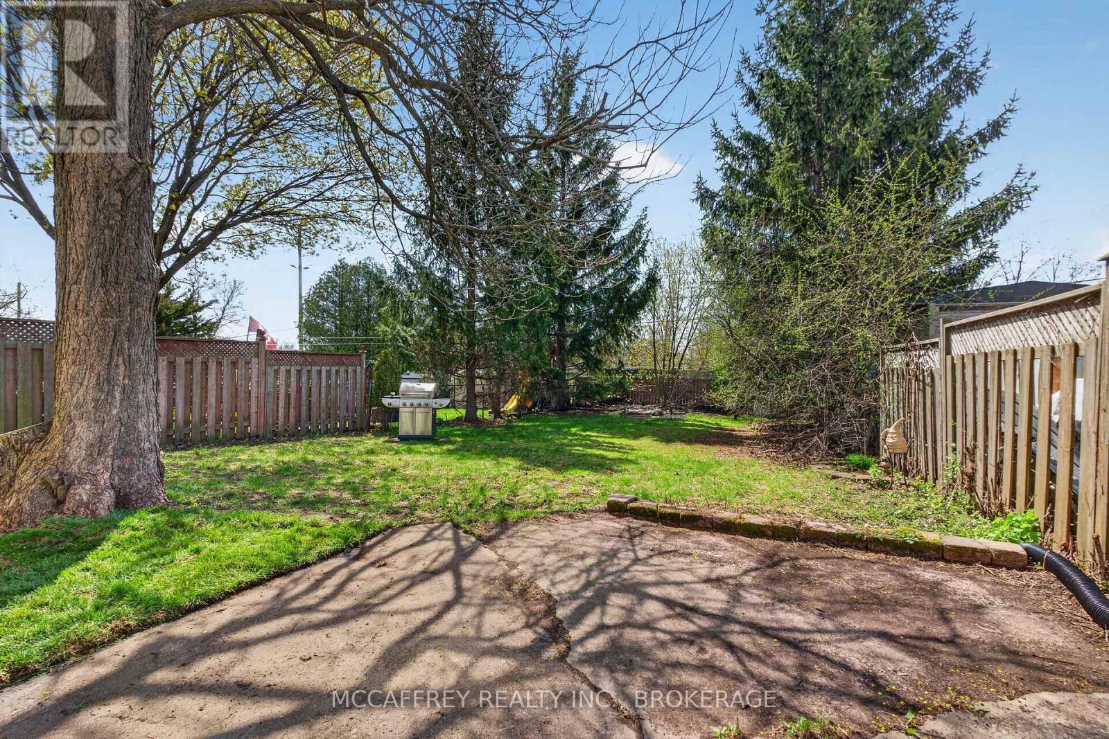 1075 BASSWOOD PLACE - 28