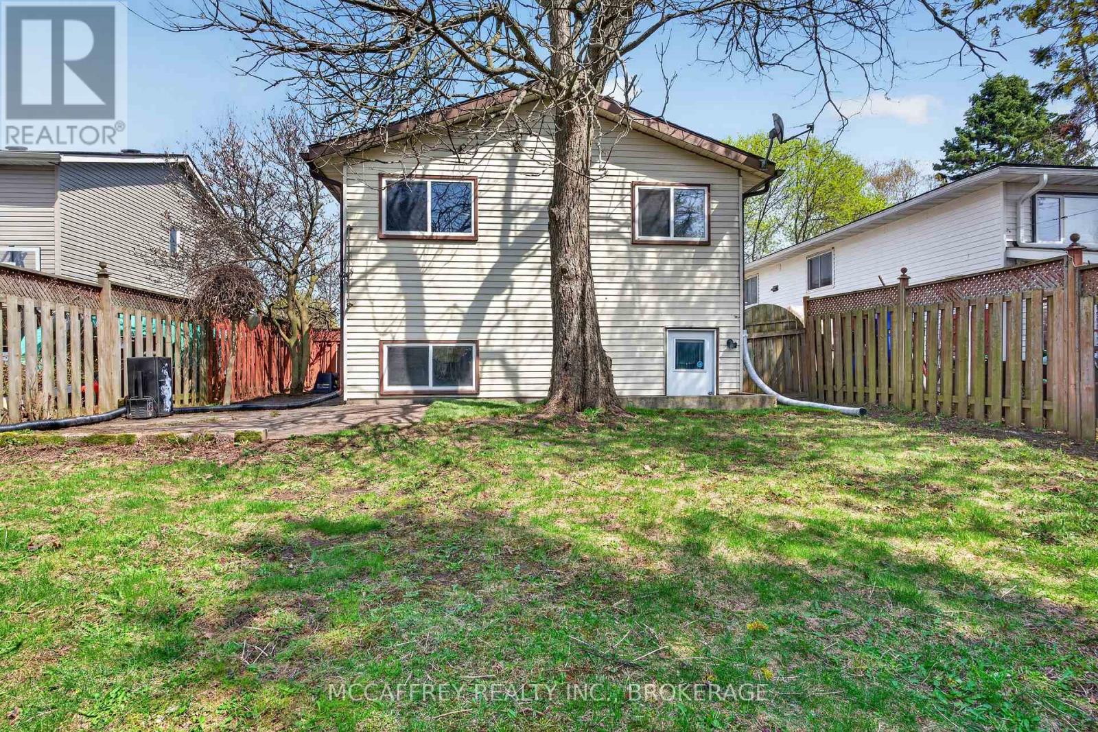1075 BASSWOOD PLACE - 32