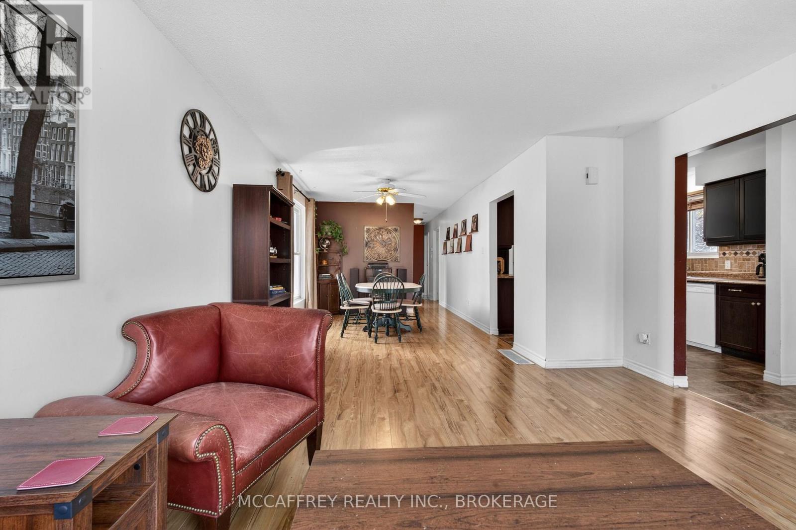 1075 BASSWOOD PLACE - 6
