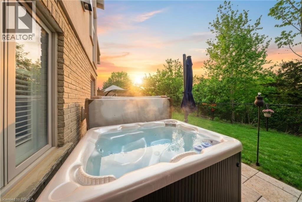 7 TOM THOMSON Court, Brantford, Ontario, N3R7Z6 — Photo 38