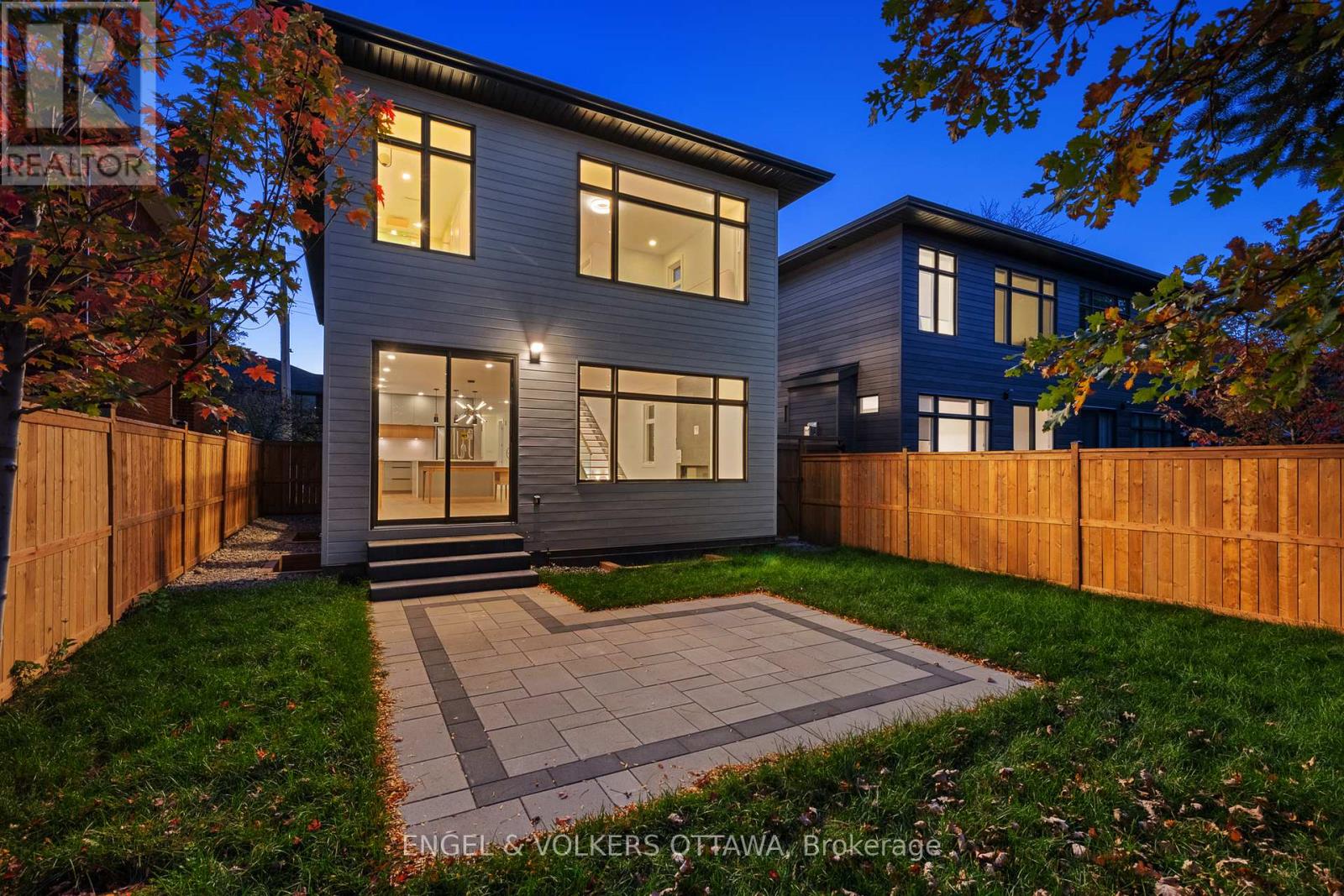 493 HIGHCROFT AVENUE - 37