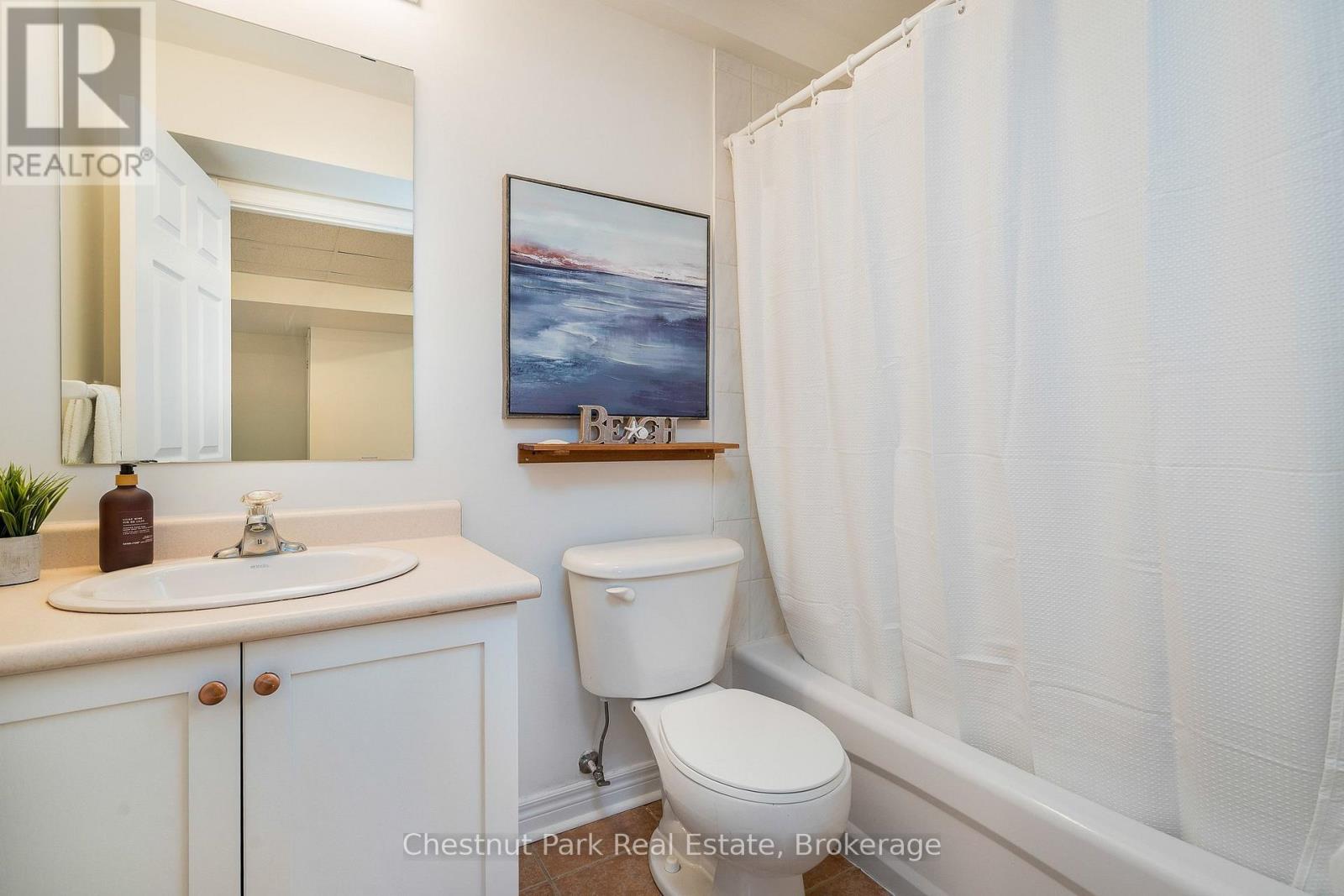 16 GREEN PINE CRESCENT - 45