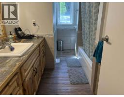 Primary Bedroom - 1325 Lakeview Arrow Creek Road, Creston, BC V0B1G9 Photo 9