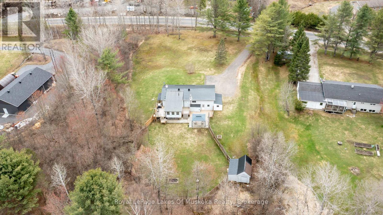 1040 WINDERMERE ROAD - 35
