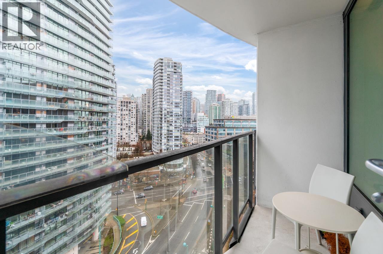 1 Bed, 1 Bath House for Sale in Vancouver – 1517 68 SMITHE STREET, Vancouver - Image 11