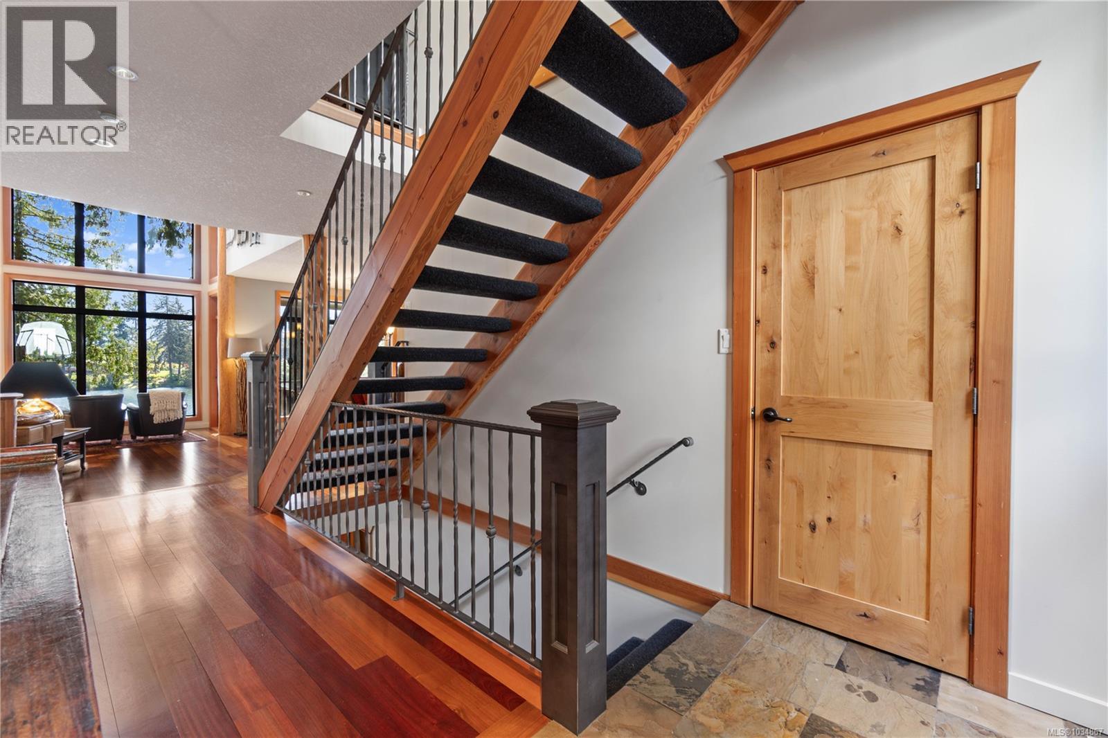 211 Ferntree Pl - 32