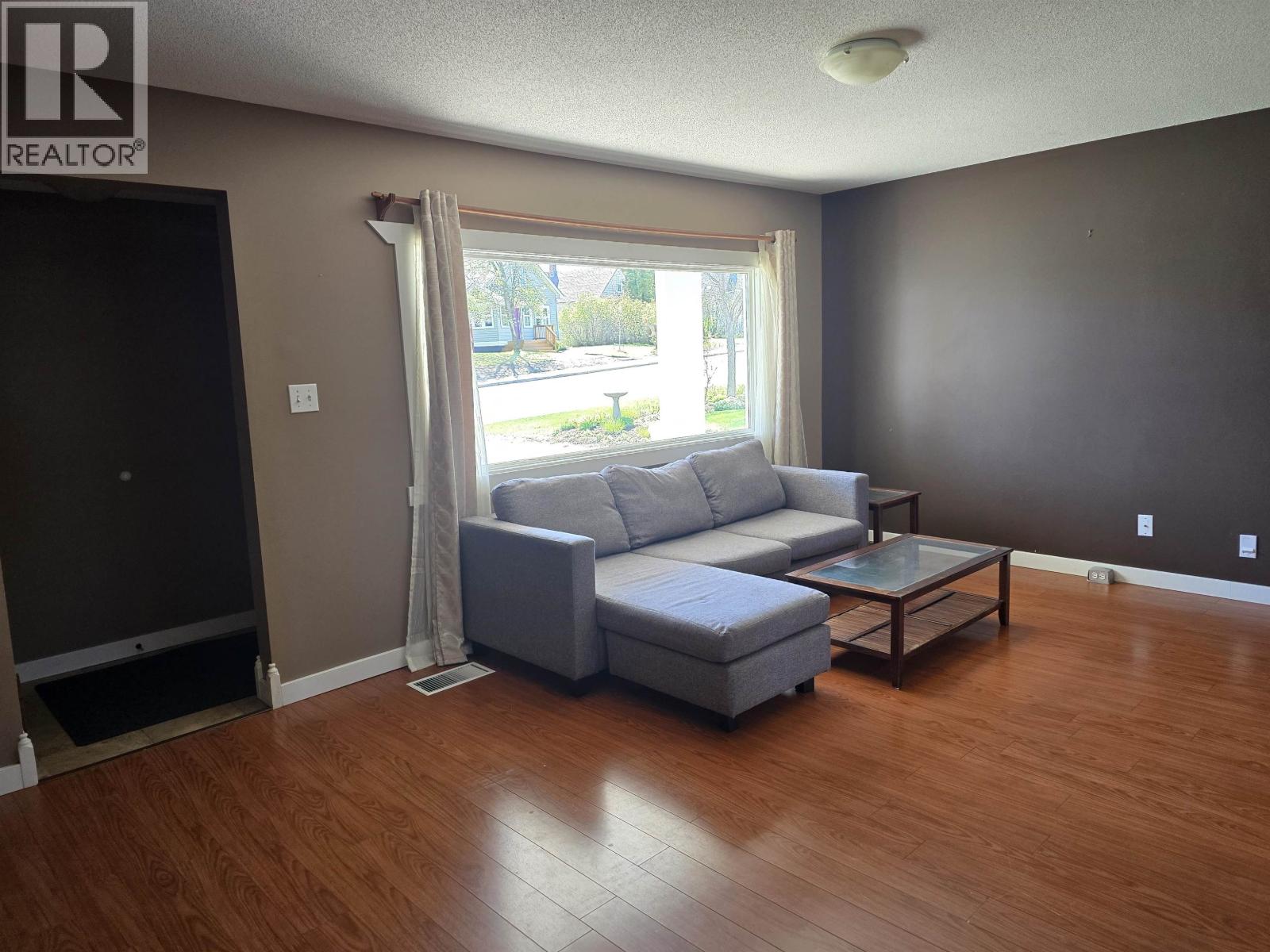 2020 ROSS CRESCENT - 13