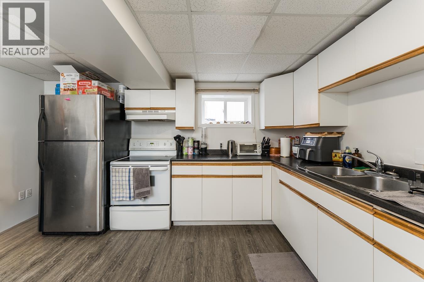 2020 ROSS CRESCENT - 30