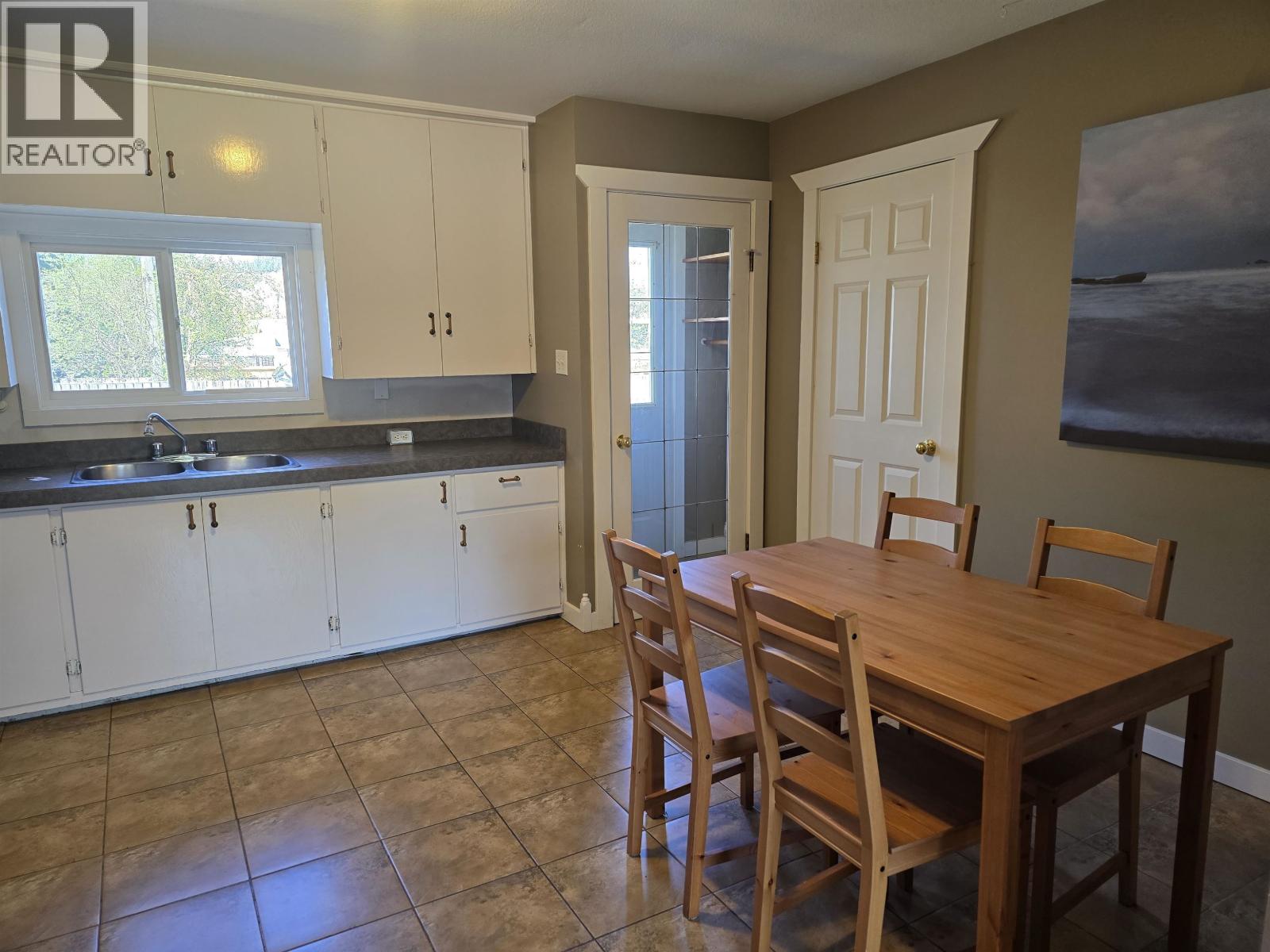 2020 ROSS CRESCENT - 6