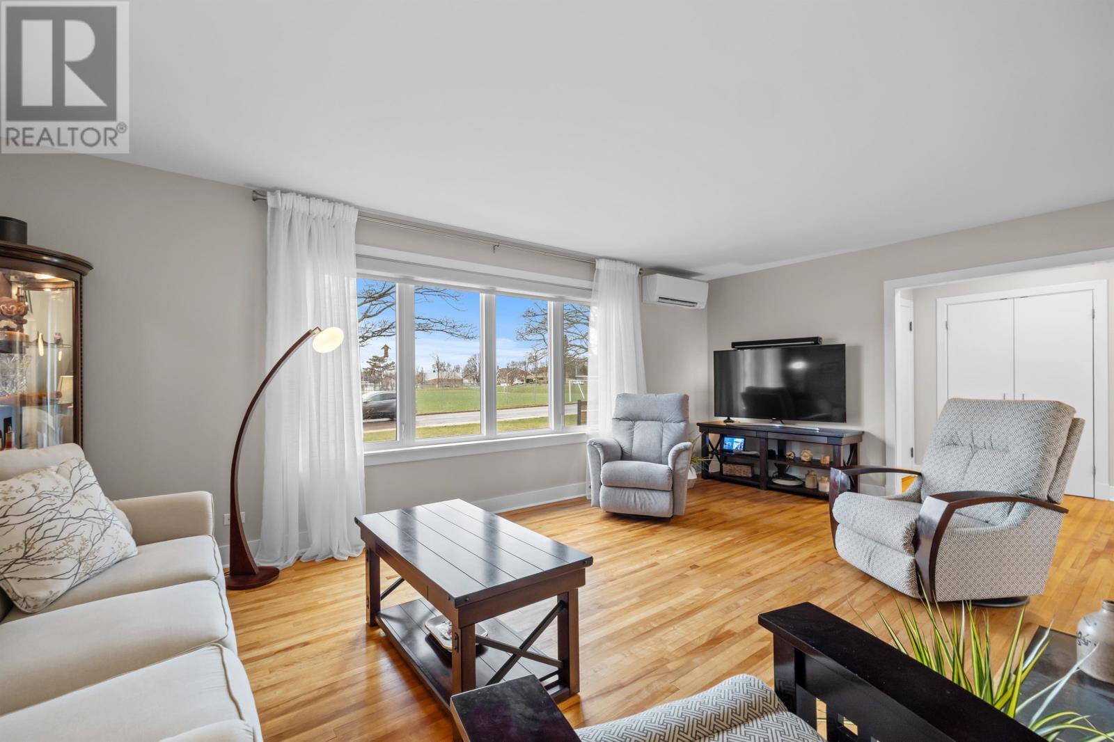 251 Schurman Avenue - 15