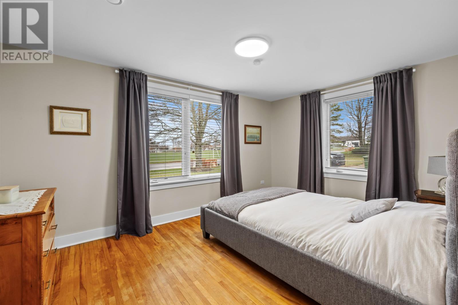 251 Schurman Avenue - 21