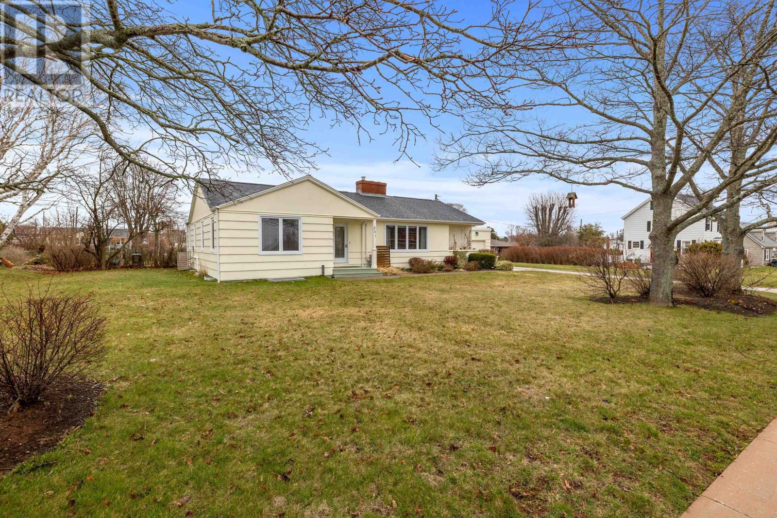 251 Schurman Avenue - 40