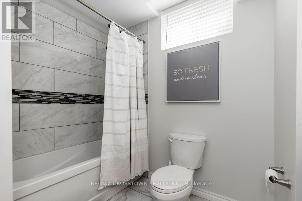 18 STONEYBROOK CRESCENT - 41