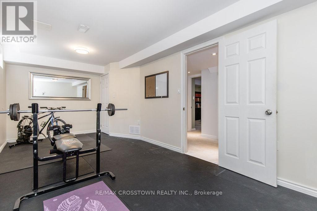 18 STONEYBROOK CRESCENT - 43