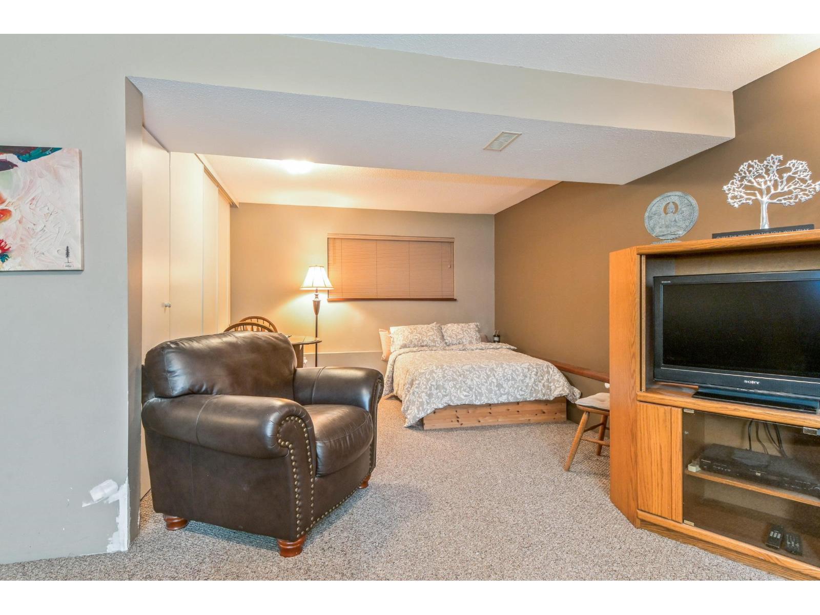 3 Bed, 3 Bath House for Sale in Surrey – 6154 171A STREET, Surrey - Image 7
