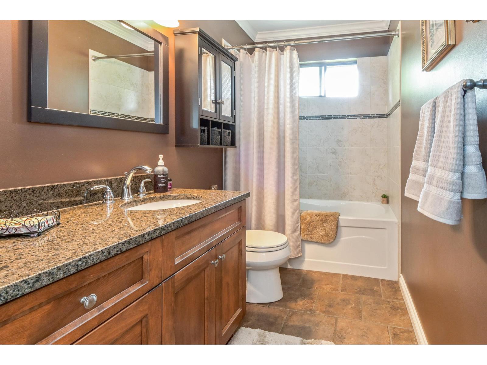 3 Bed, 3 Bath House for Sale in Surrey – 6154 171A STREET, Surrey - Image 34