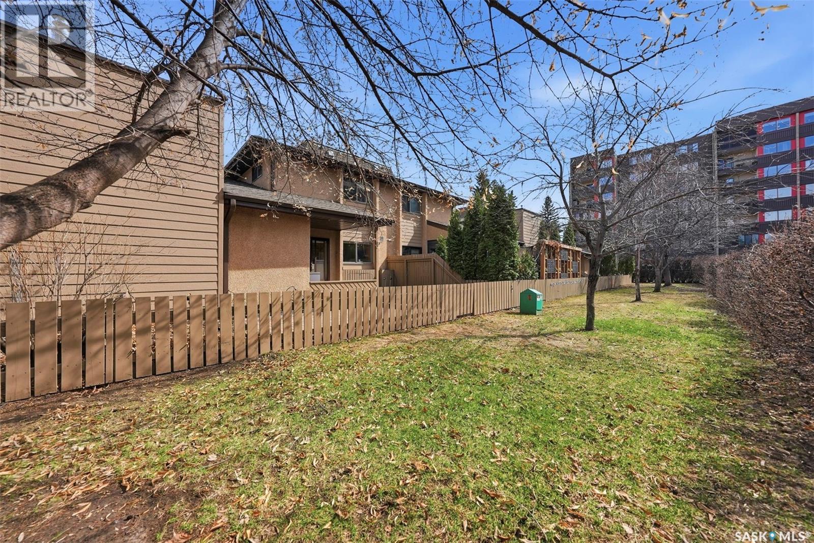 3 425 Pinehouse DRIVE — photo 37