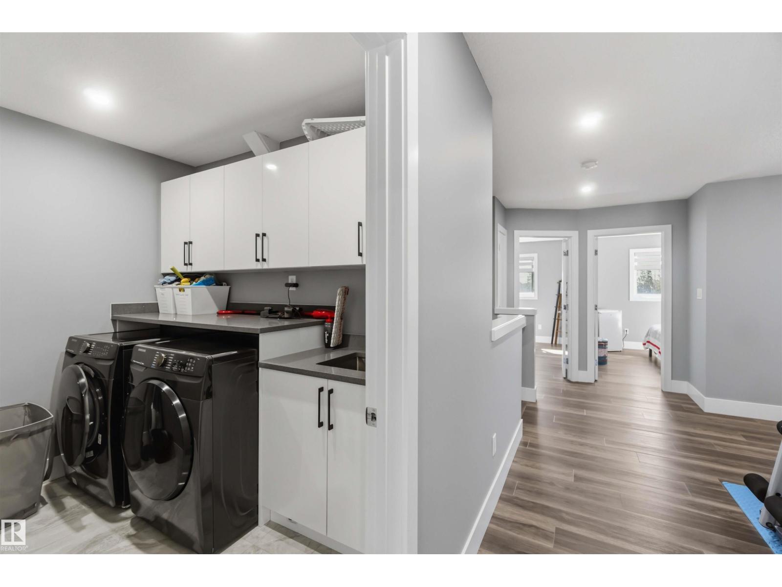 1641 ENRIGHT WY NW - 44