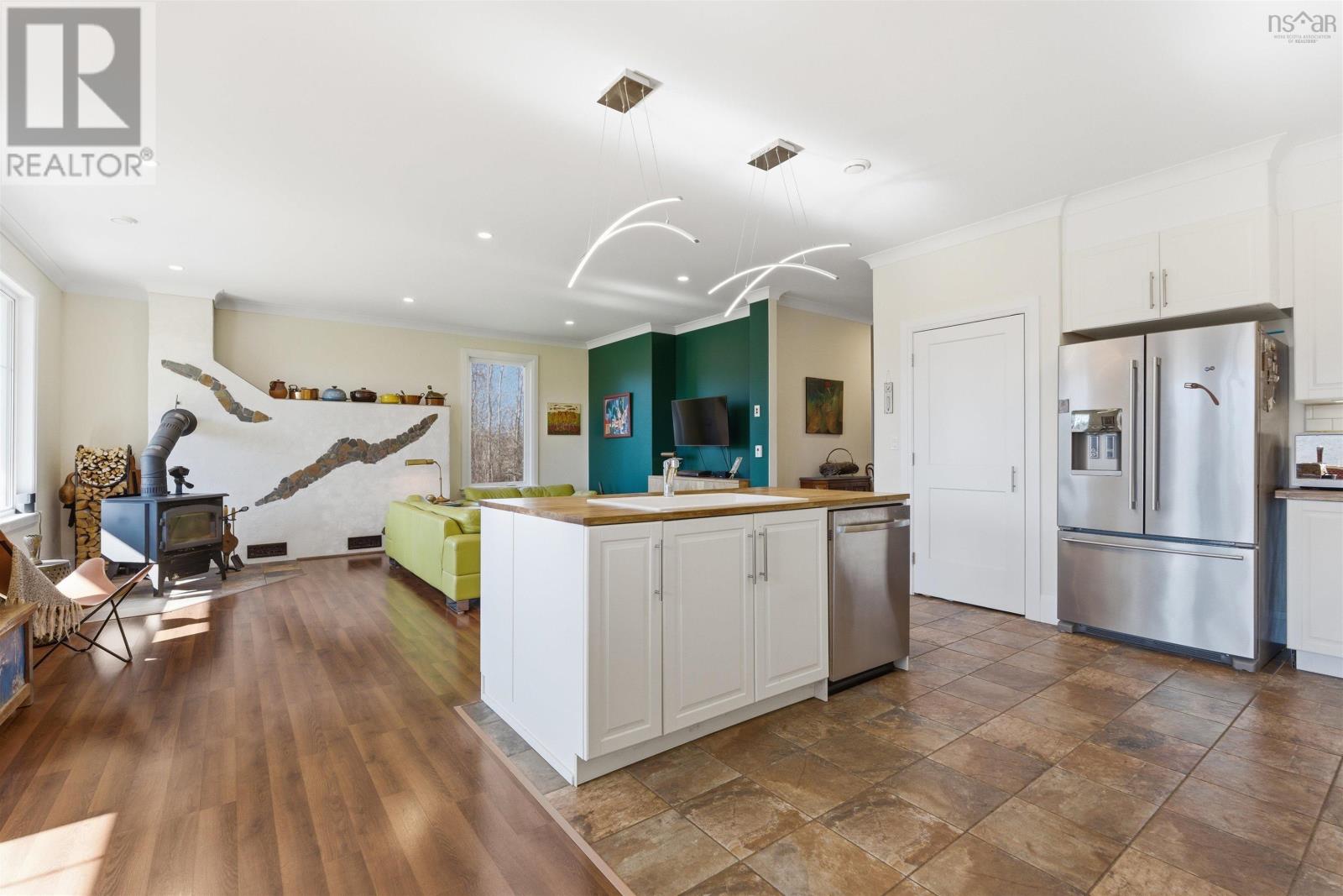 Property 24 of 50 of 437 Mount Pleasant Road