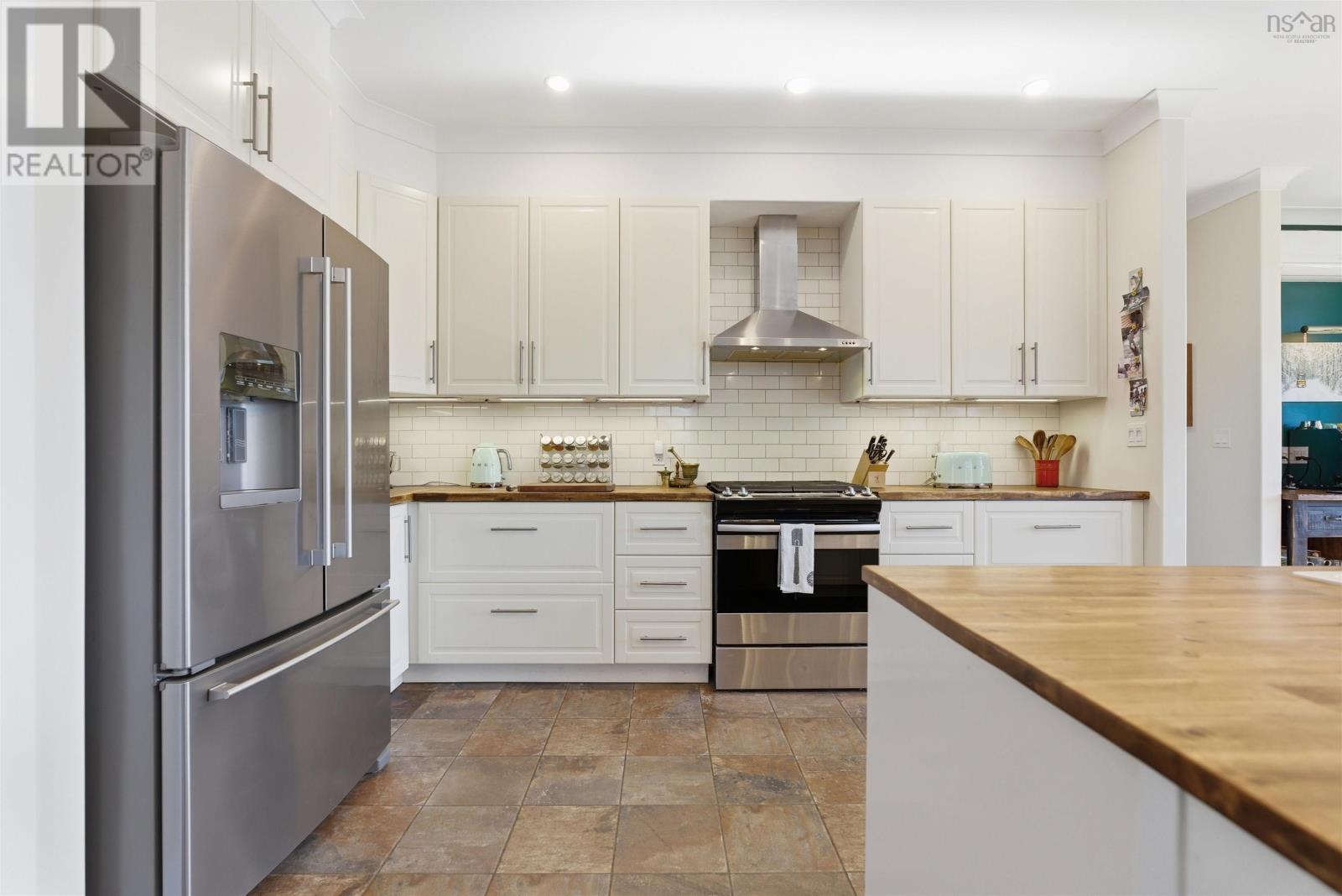 Property 20 of 50 of 437 Mount Pleasant Road