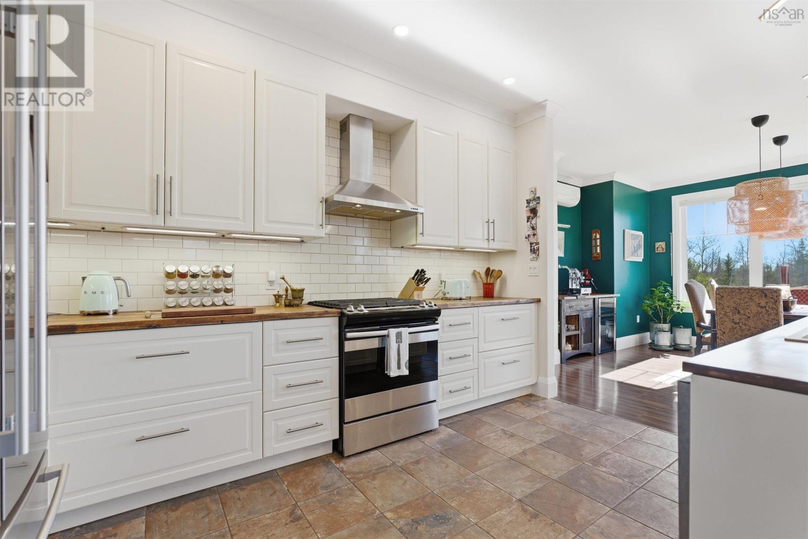 Property 21 of 50 of 437 Mount Pleasant Road