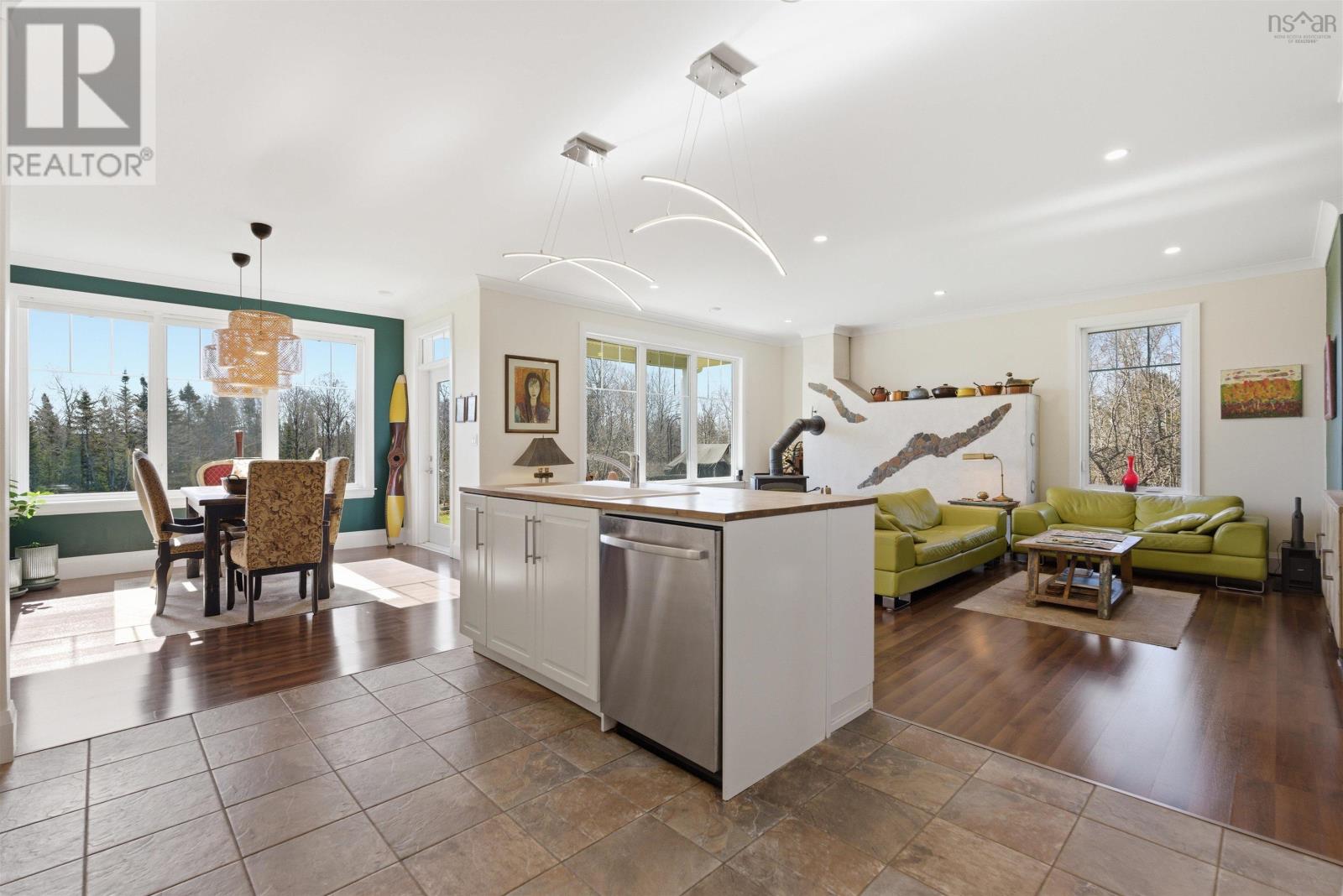 Property 23 of 50 of 437 Mount Pleasant Road