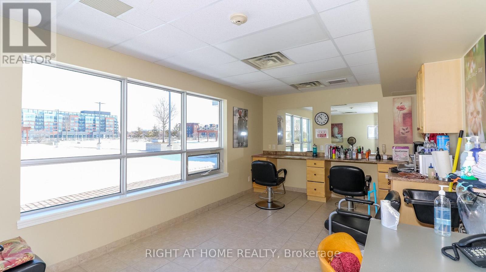 #410 90 DEAN AVENUE - 15