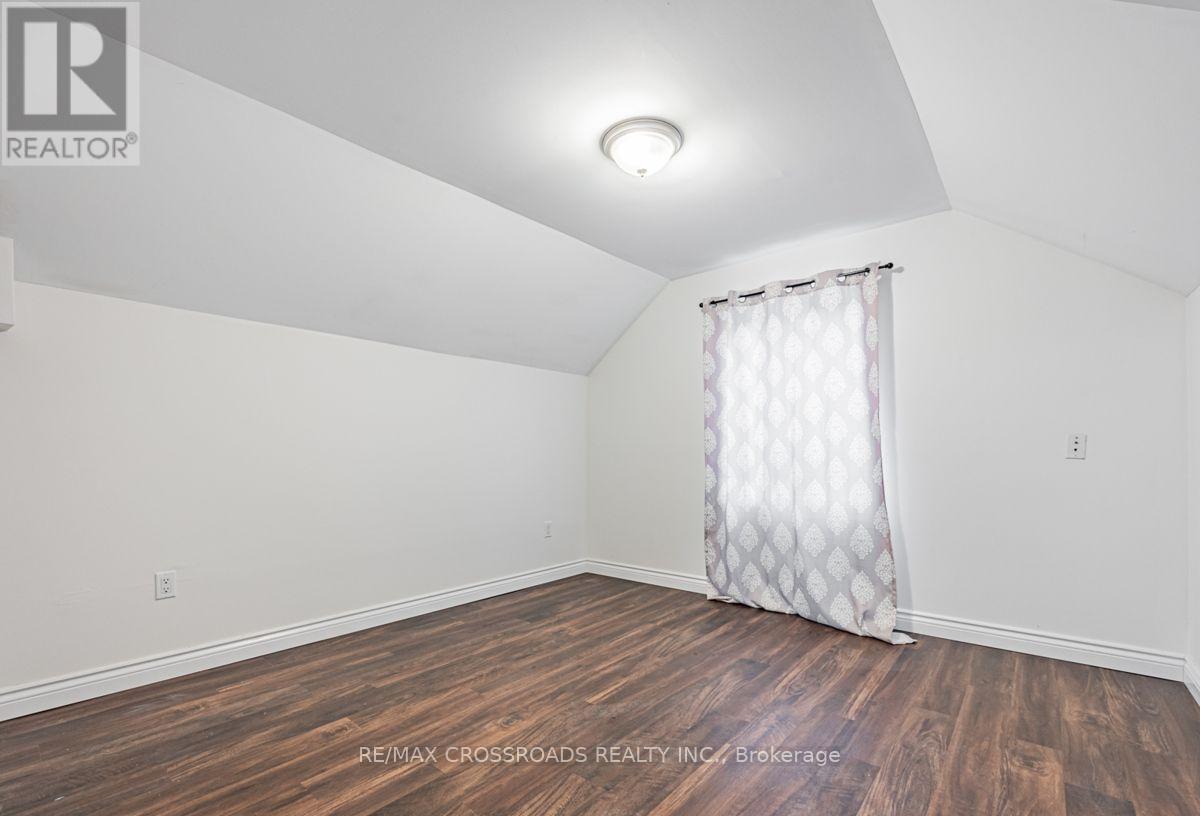 111 ELGIN STREET W - 24