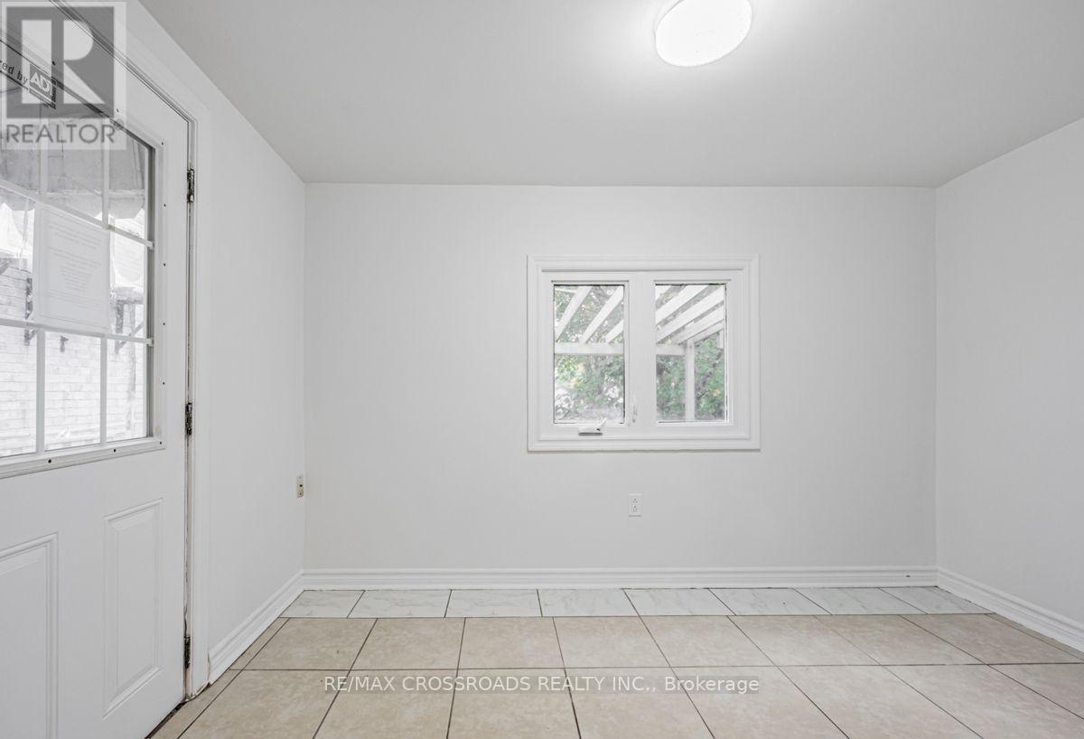 111 ELGIN STREET W - 23