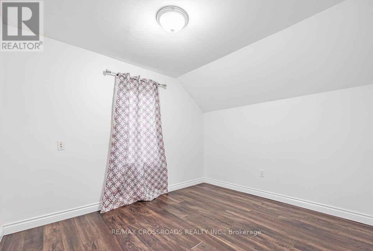 111 ELGIN STREET W - 31