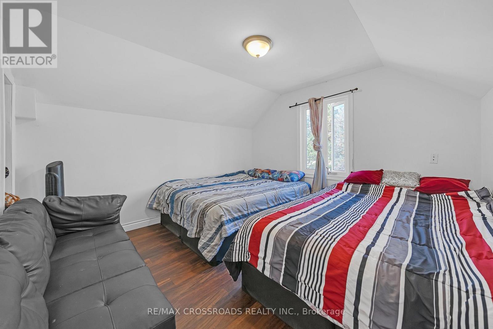 111 ELGIN STREET W - 29