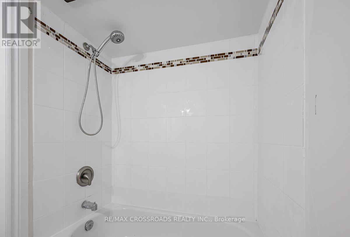 111 ELGIN STREET W - 40