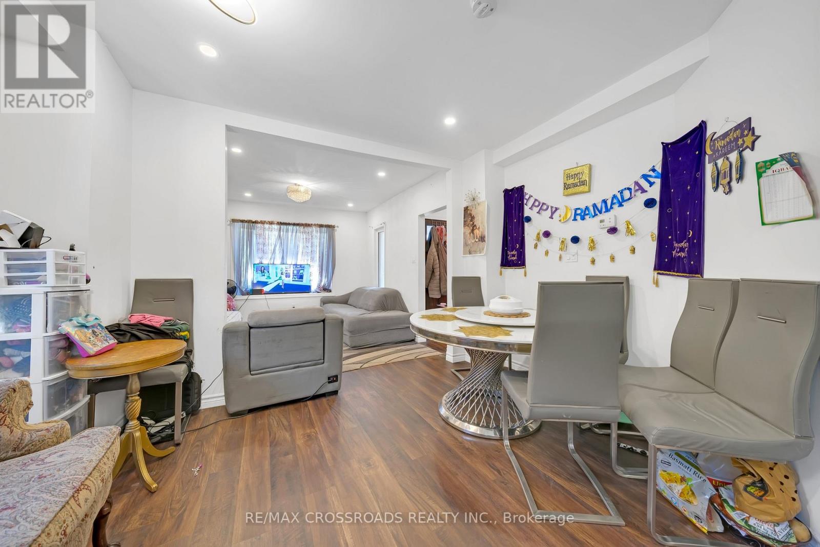 111 ELGIN STREET W - 8