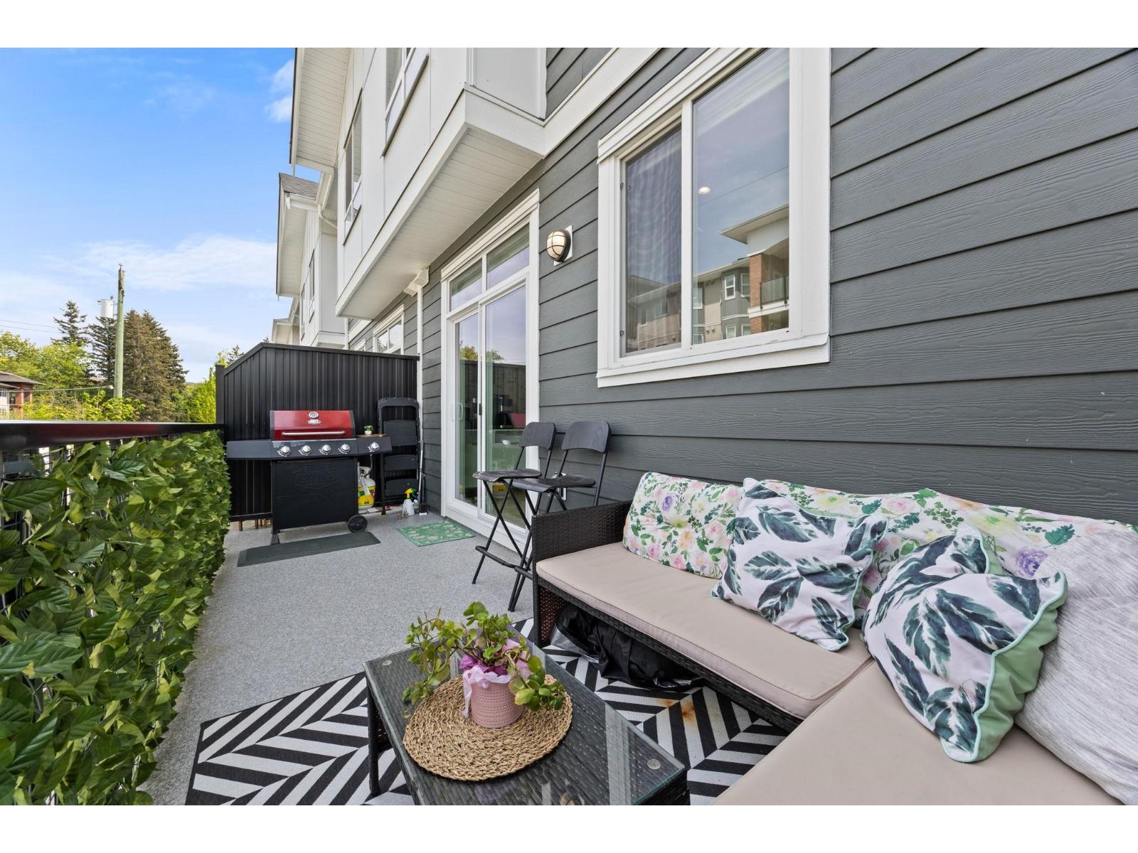 House in Langley - Image 14