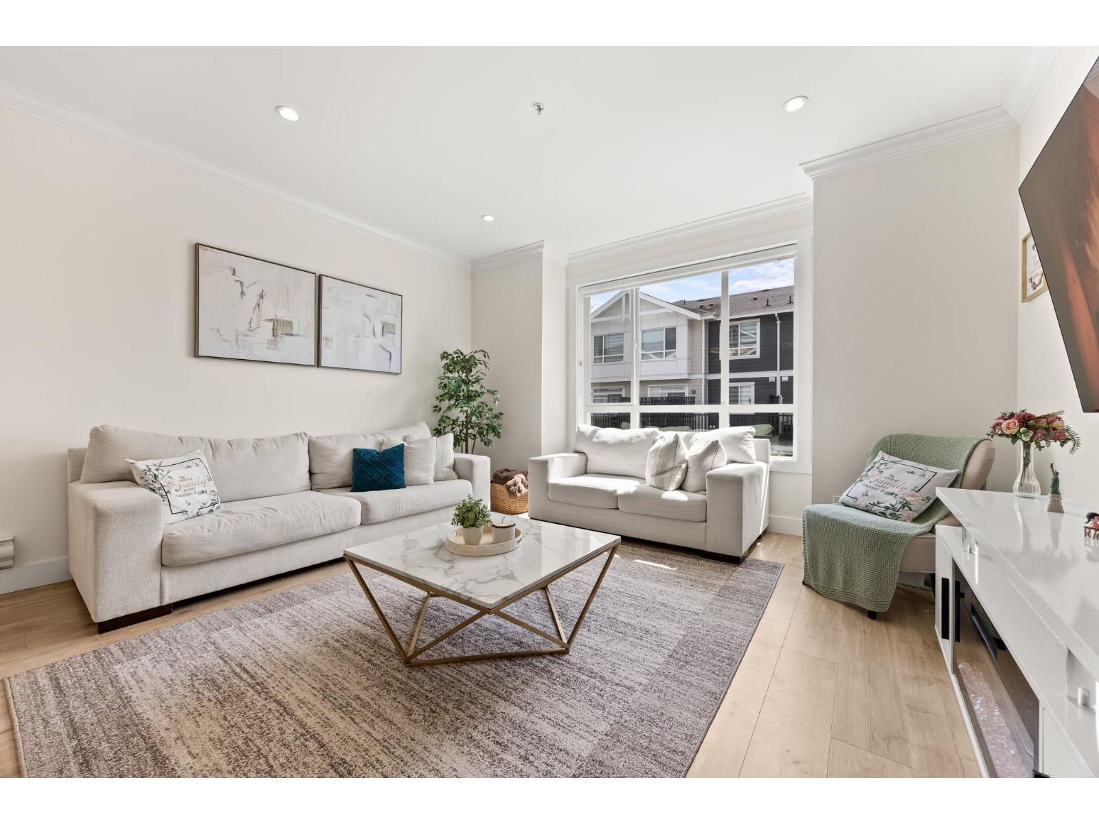 House in Langley - Image 22