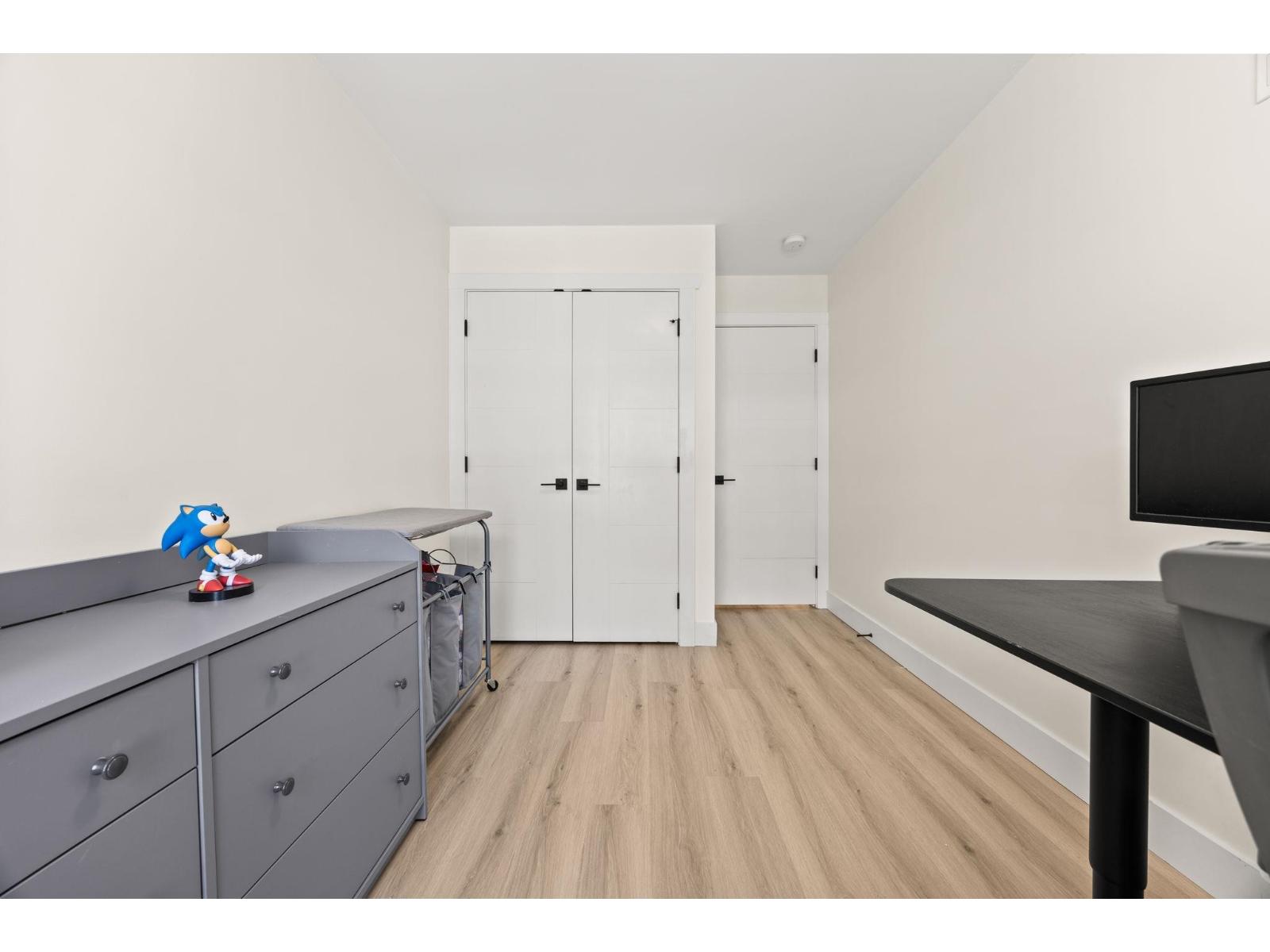 House in Langley - Image 3