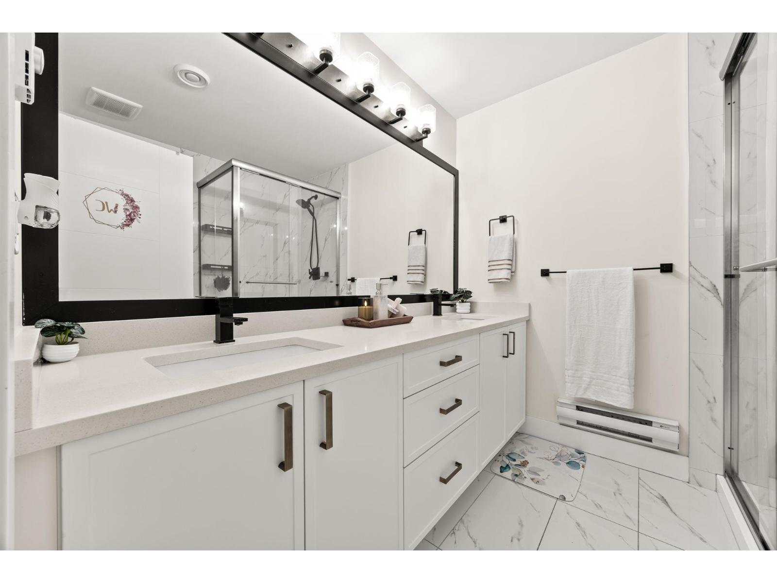 House in Langley - Image 10