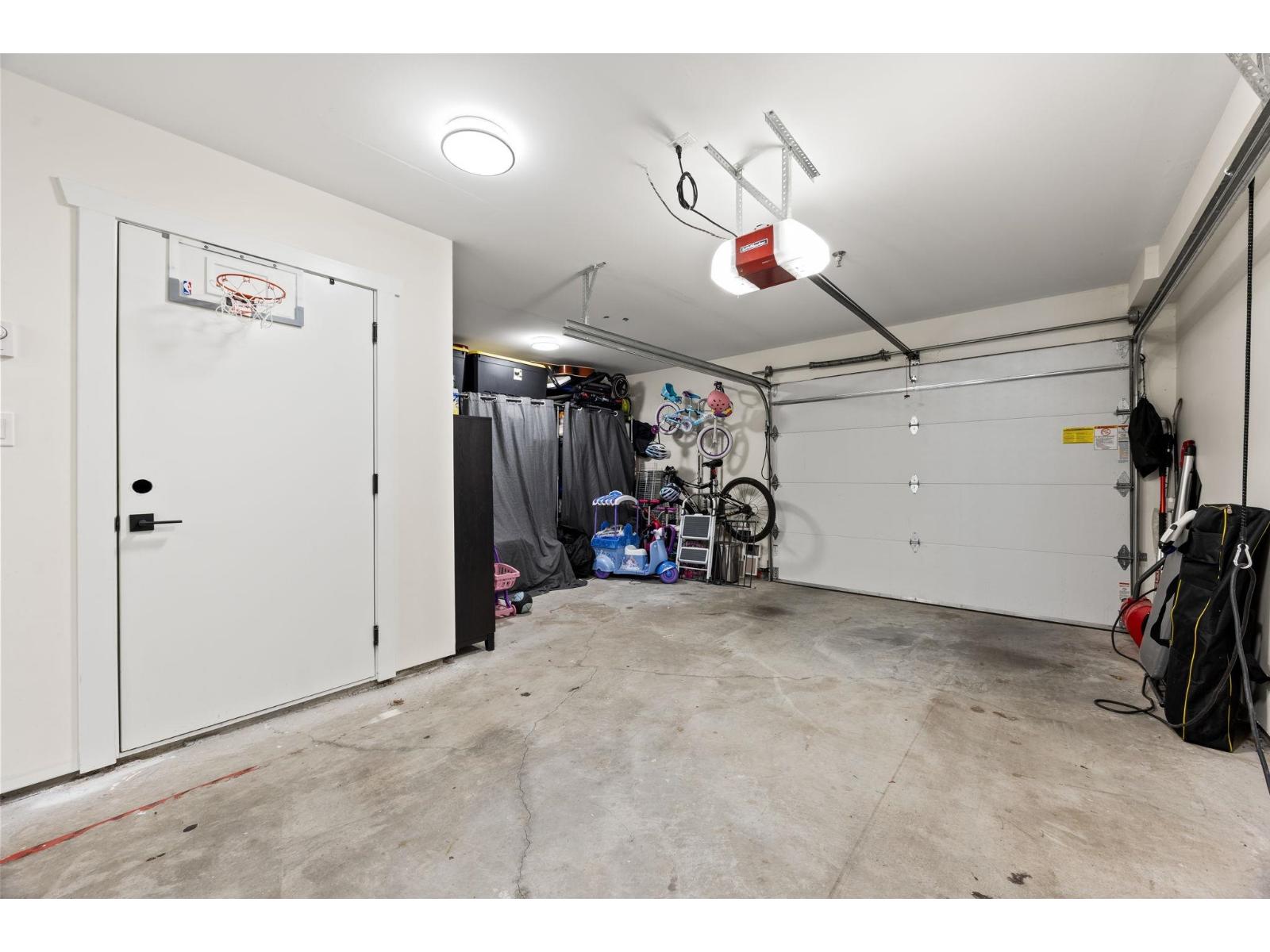 House in Langley - Image 2