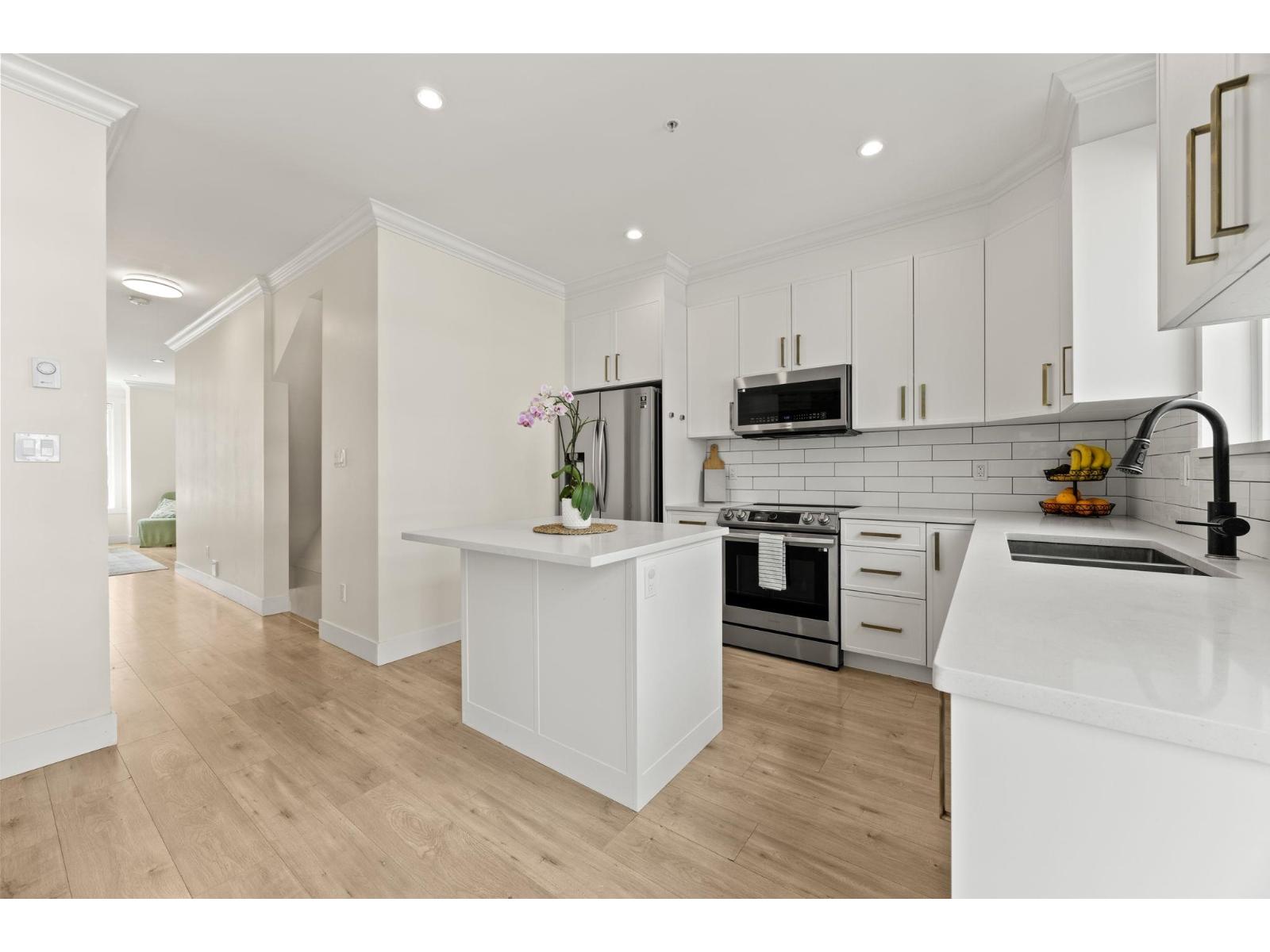 House in Langley - Image 20