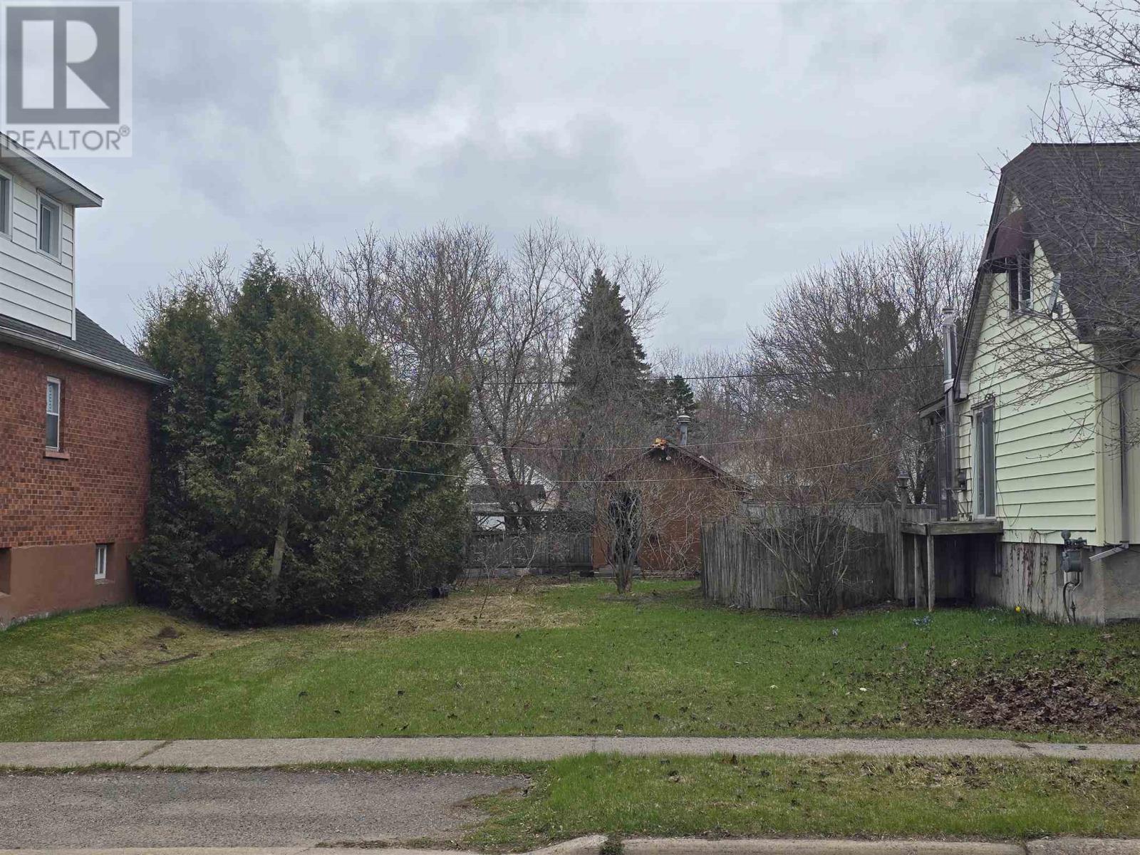 137 Carufel AVE, Sault Ste. Marie, Ontario, P6C4T5 — Photo 4