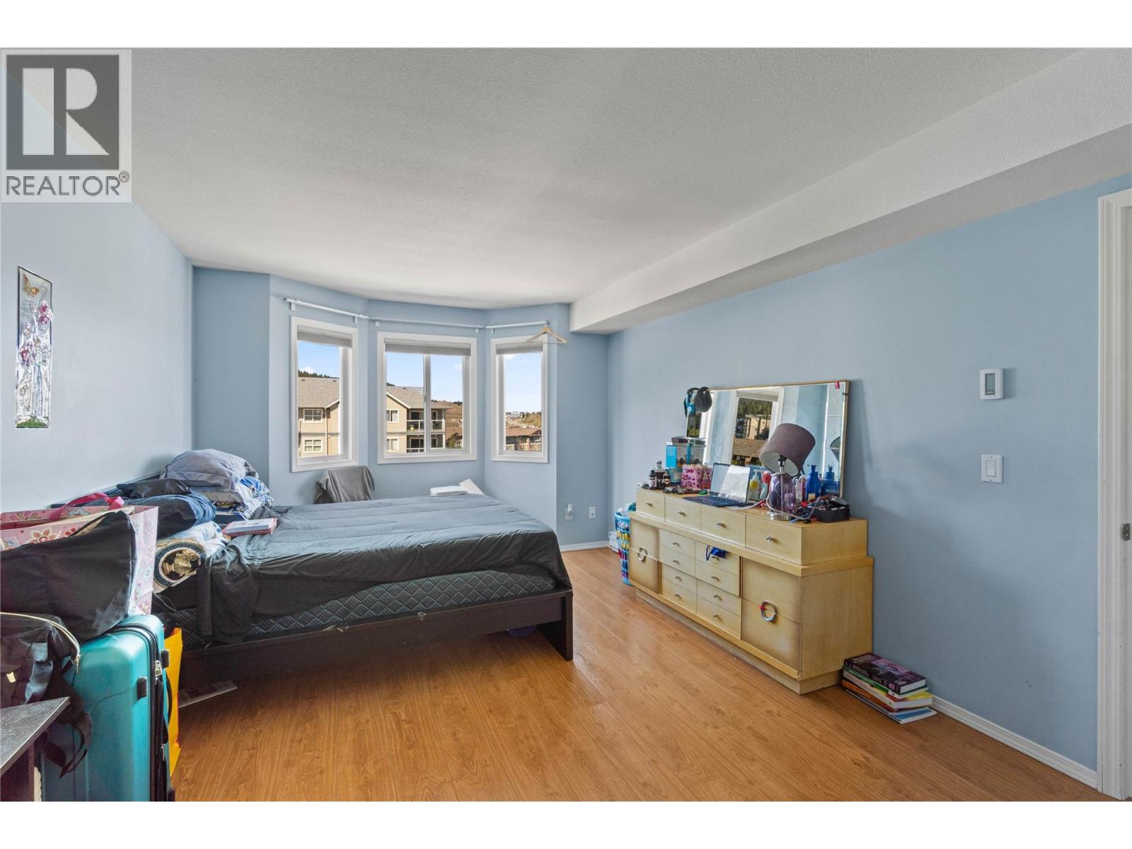 #406 1160 HUGH ALLAN Drive - 12