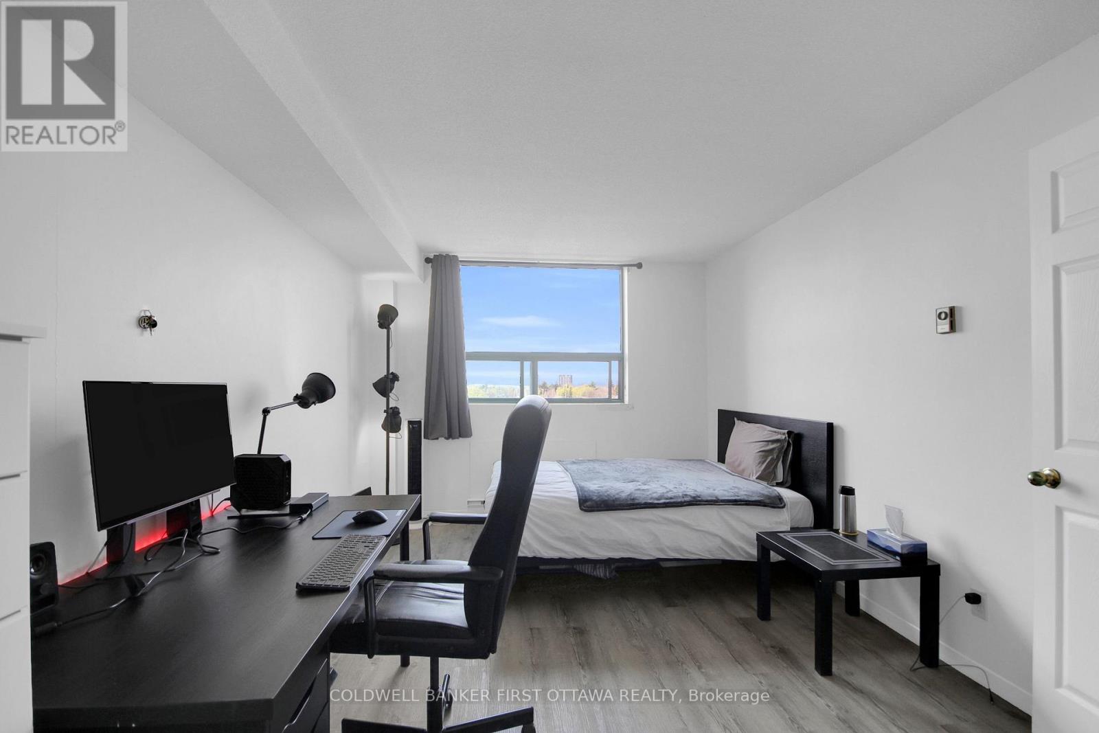 #811 1440 HERON ROAD - 18