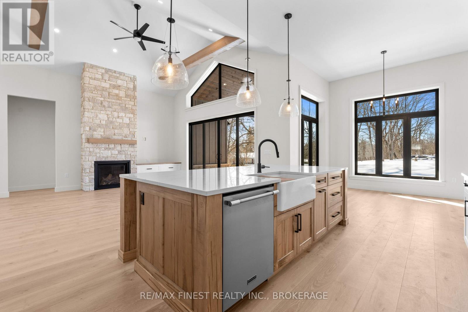 371 MAPLE RIDGE DRIVE - 18