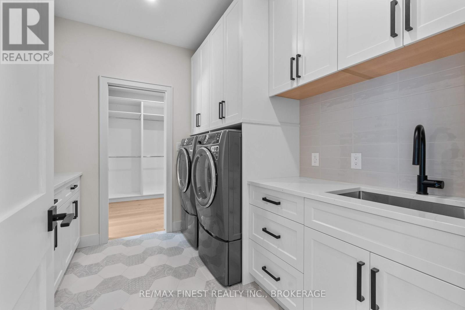 371 MAPLE RIDGE DRIVE - 32