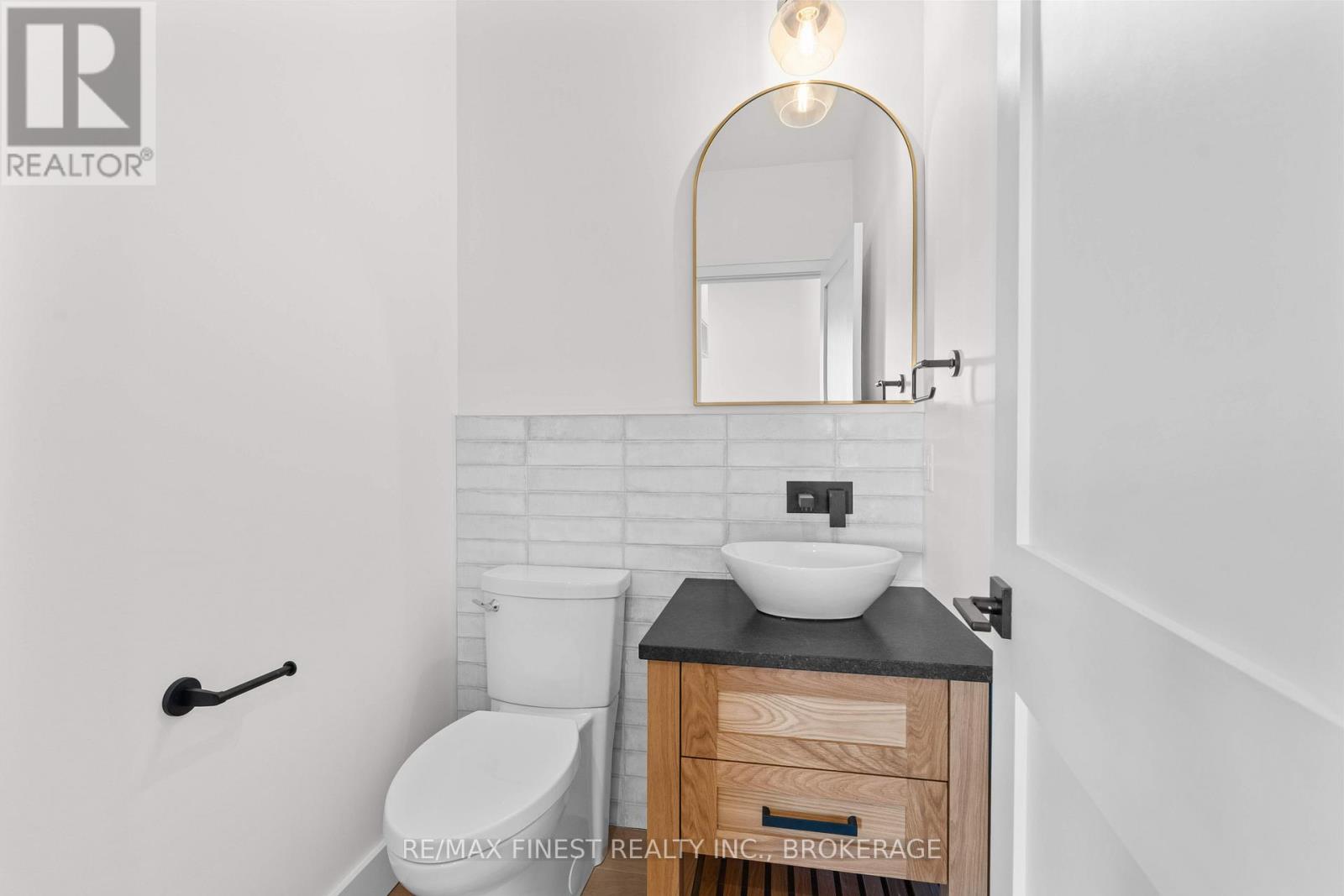 371 MAPLE RIDGE DRIVE - 33