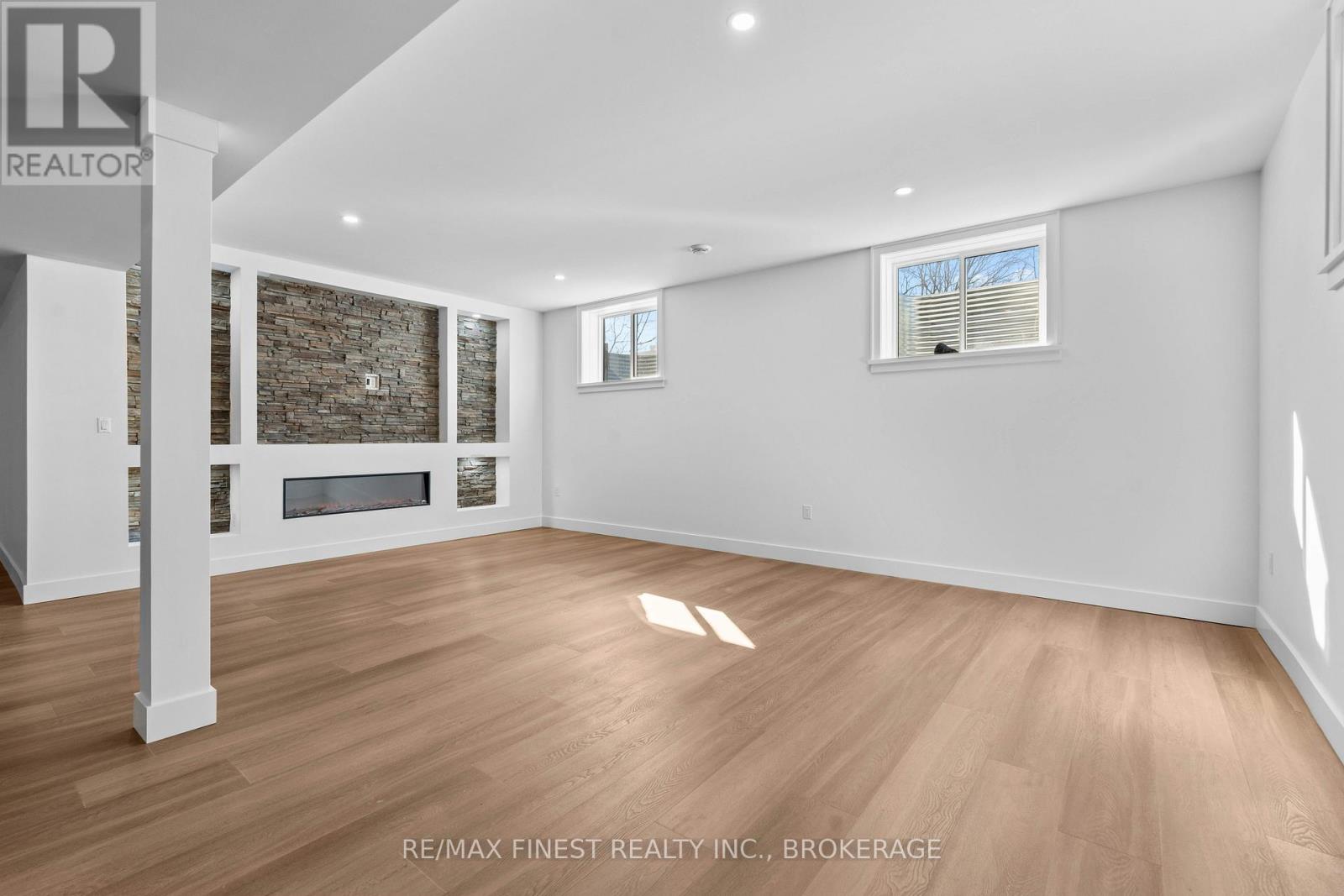 371 MAPLE RIDGE DRIVE - 41