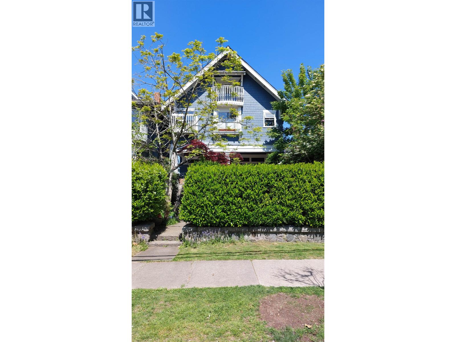 1951 NAPIER STREET, Vancouver