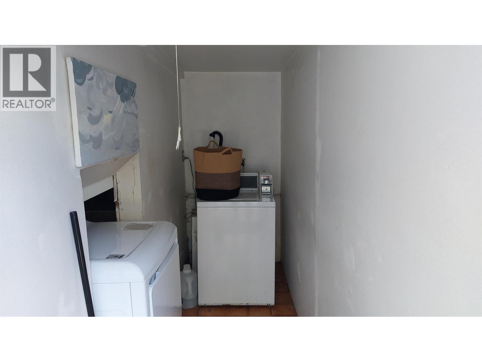1951 NAPIER STREET, Vancouver